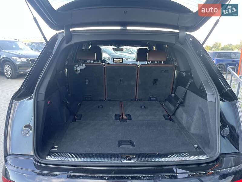 Внедорожник / Кроссовер Audi Q7 2017 в Ужгороде