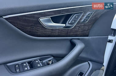 Позашляховик / Кросовер Audi Q7 2020 в 