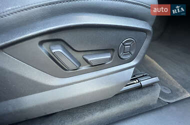 Позашляховик / Кросовер Audi Q7 2020 в 