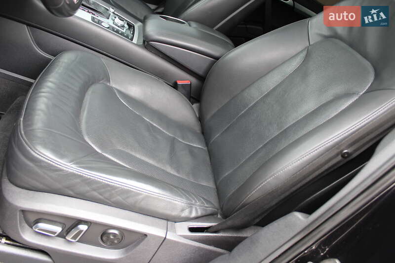Позашляховик / Кросовер Audi Q7 2015 в Рівному