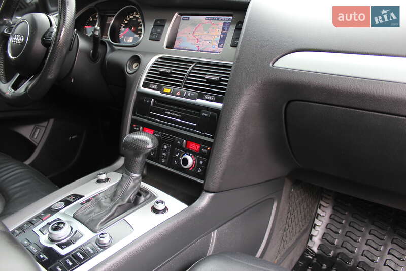 Позашляховик / Кросовер Audi Q7 2015 в Рівному
