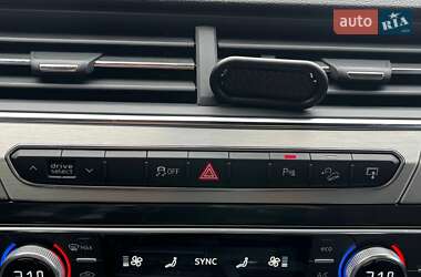 Позашляховик / Кросовер Audi Q7 2016 в 