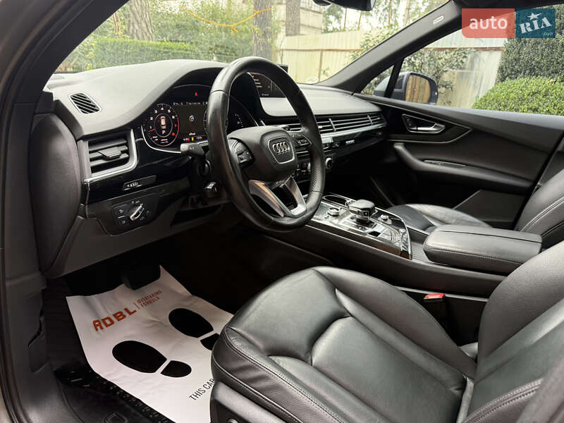 Позашляховик / Кросовер Audi Q7 2017 в Львові