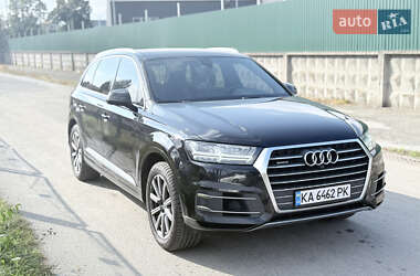 Внедорожник / Кроссовер Audi Q7 2017 в 