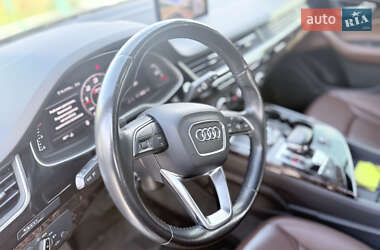 Внедорожник / Кроссовер Audi Q7 2017 в 