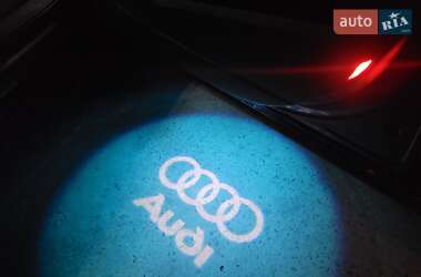 Позашляховик / Кросовер Audi Q7 2010 в 