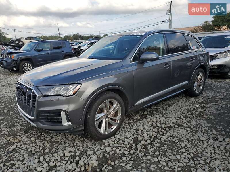 Внедорожник / Кроссовер Audi Q7 2021 в 