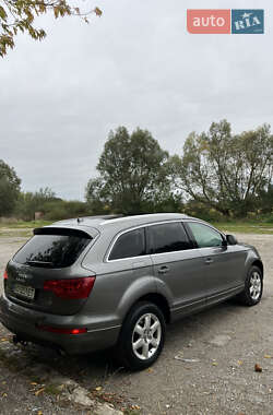 Внедорожник / Кроссовер Audi Q7 2011 в 