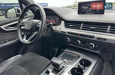 Позашляховик / Кросовер Audi Q7 2018 в 