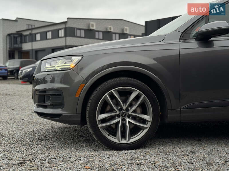 Позашляховик / Кросовер Audi Q7 2018 в Луцьку