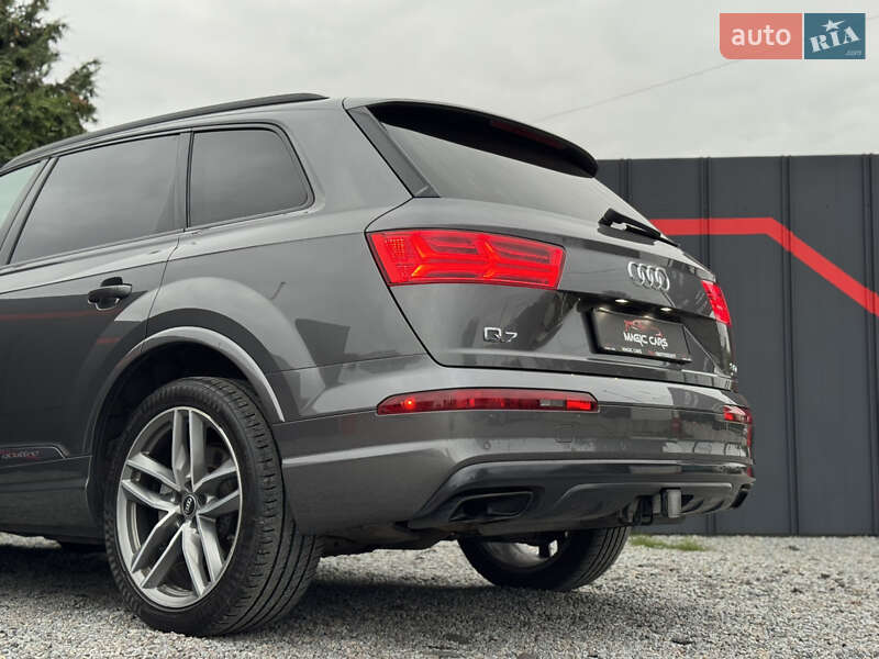 Позашляховик / Кросовер Audi Q7 2018 в Луцьку