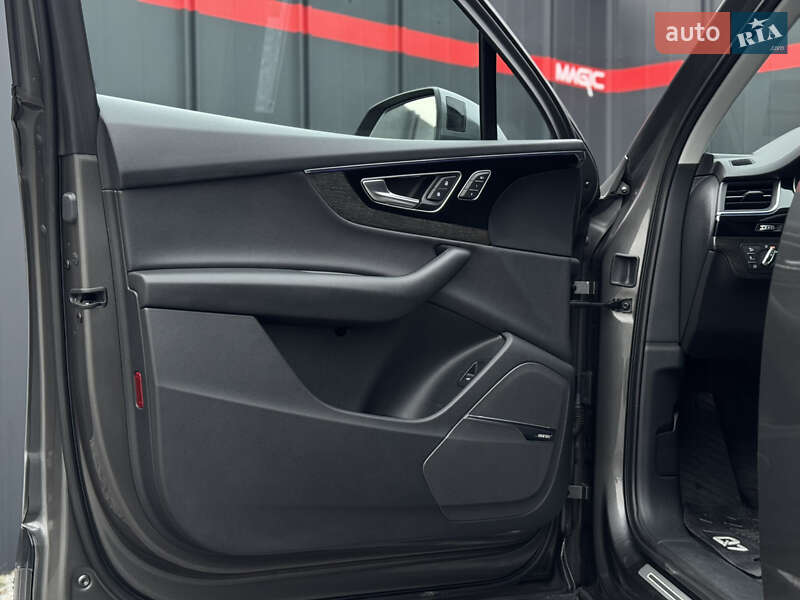 Позашляховик / Кросовер Audi Q7 2018 в Луцьку