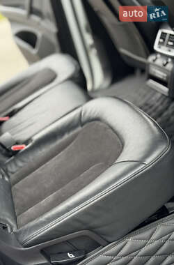Позашляховик / Кросовер Audi Q7 2013 в 