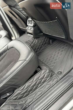 Позашляховик / Кросовер Audi Q7 2013 в 
