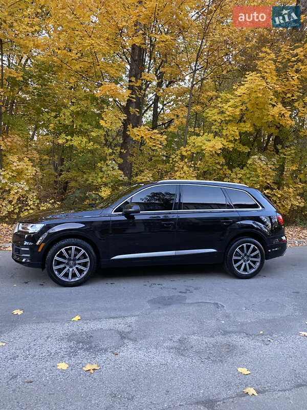 Позашляховик / Кросовер Audi Q7 2017 в Івано-Франківську