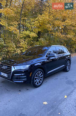 Внедорожник / Кроссовер Audi Q7 2017 в 