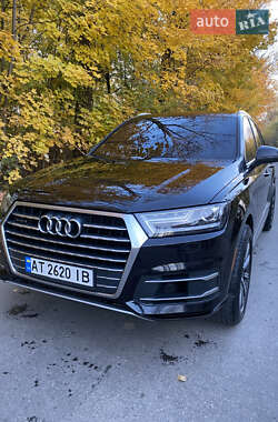 Внедорожник / Кроссовер Audi Q7 2017 в 