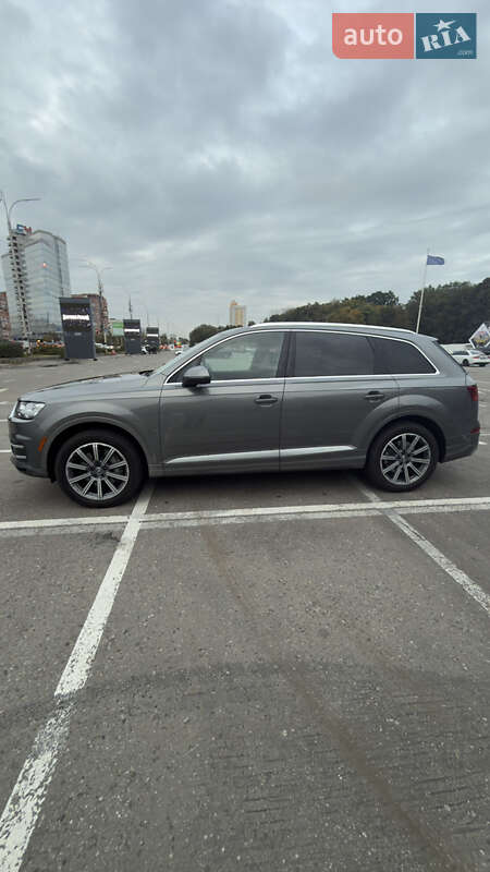 Позашляховик / Кросовер Audi Q7 2017 в Києві