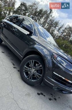 Внедорожник / Кроссовер Audi Q7 2010 в 