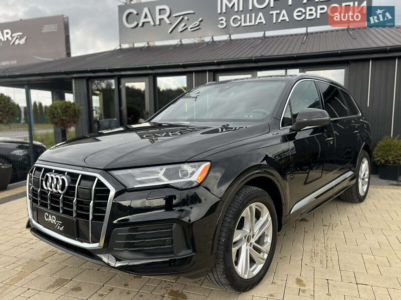 Позашляховик / Кросовер Audi Q7 2022 в 