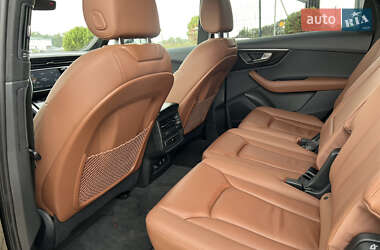 Позашляховик / Кросовер Audi Q7 2022 в 