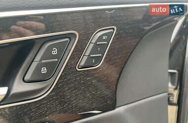 Позашляховик / Кросовер Audi Q7 2022 в 