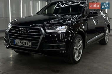 Позашляховик / Кросовер Audi Q7 2016 в 