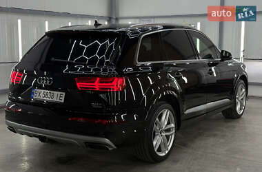 Позашляховик / Кросовер Audi Q7 2016 в 