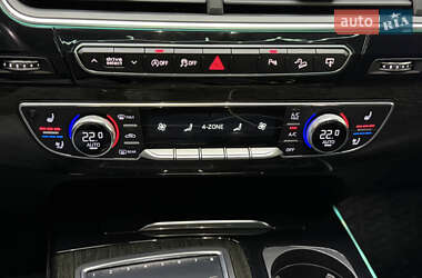 Позашляховик / Кросовер Audi Q7 2016 в 