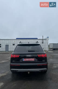 Внедорожник / Кроссовер Audi Q7 2017 в 