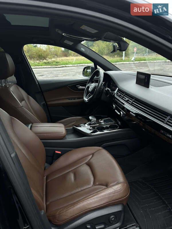 Позашляховик / Кросовер Audi Q7 2017 в Тернополі