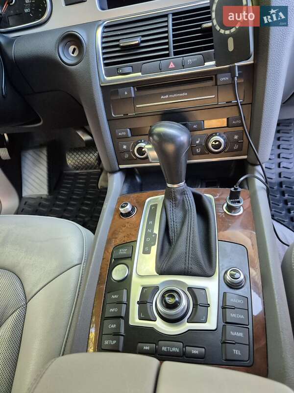 Внедорожник / Кроссовер Audi Q7 2010 в Одессе