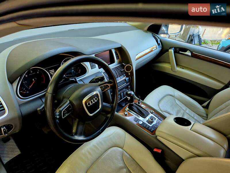 Внедорожник / Кроссовер Audi Q7 2010 в Одессе