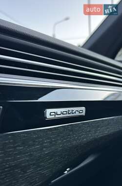 Позашляховик / Кросовер Audi Q7 2016 в 
