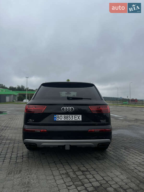 Внедорожник / Кроссовер Audi Q7 2017 в Радивилове