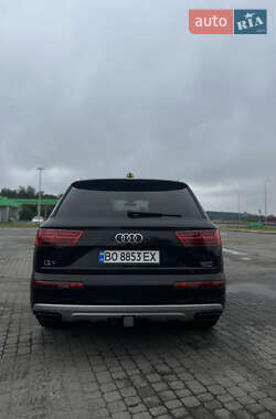 Позашляховик / Кросовер Audi Q7 2017 в 