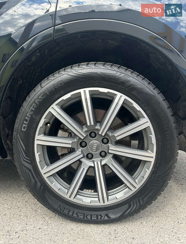 Внедорожник / Кроссовер Audi Q7 2017 в Радивилове