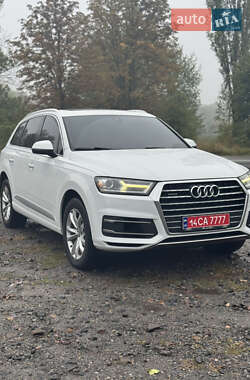 Позашляховик / Кросовер Audi Q7 2018 в 