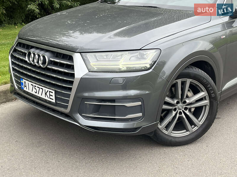 Внедорожник / Кроссовер Audi Q7 2015 в Киеве