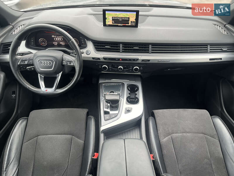 Внедорожник / Кроссовер Audi Q7 2015 в Киеве