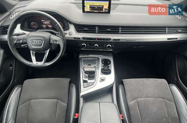Позашляховик / Кросовер Audi Q7 2015 в 