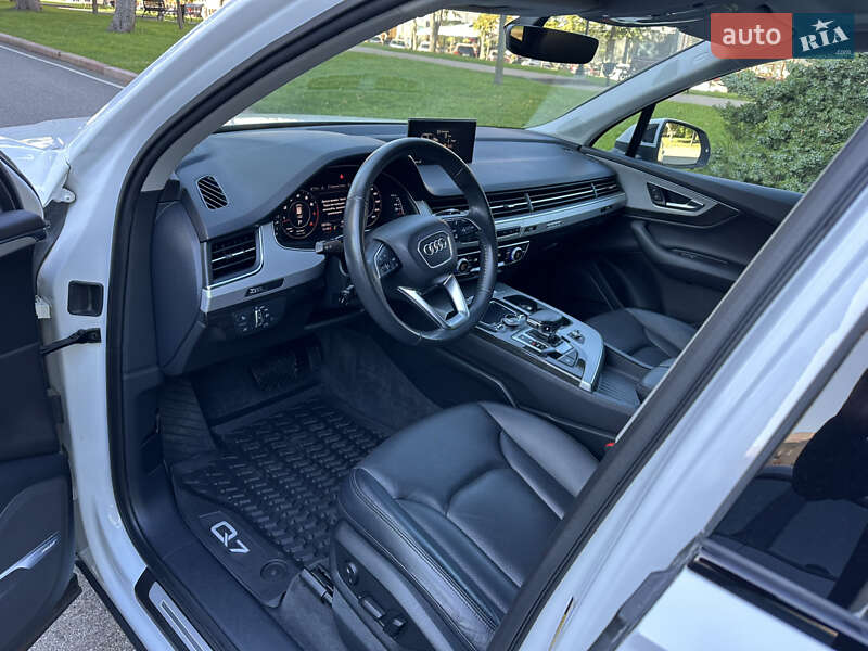 Позашляховик / Кросовер Audi Q7 2019 в Чернігові