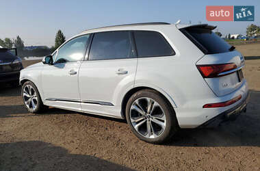 Позашляховик / Кросовер Audi Q7 2020 в 