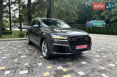 Позашляховик / Кросовер Audi Q7 2018 в 