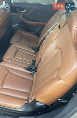Позашляховик / Кросовер Audi Q7 2017 в  фото 9 Позашляховик / Кросовер Audi Q7 2017 в