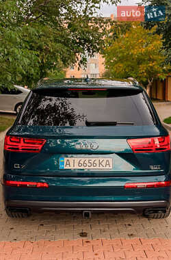 Позашляховик / Кросовер Audi Q7 2017 в 