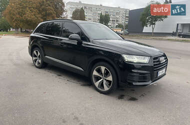 Позашляховик / Кросовер Audi Q7 2015 в 