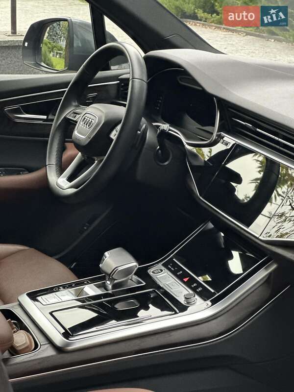 Внедорожник / Кроссовер Audi Q7 2021 в Киеве