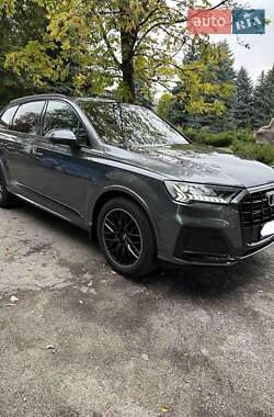 Внедорожник / Кроссовер Audi Q7 2021 в Киеве