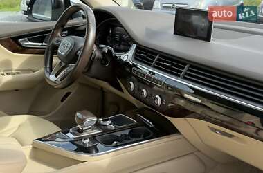 Позашляховик / Кросовер Audi Q7 2016 в 